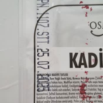 BİM'den Alınan Tatlıda Küflenmiş Ve Sağlığa Zararlı Parçalar Çıktı