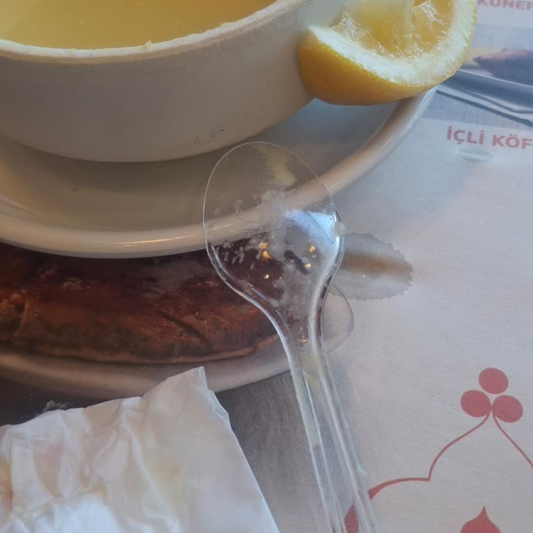 HD İskender Gebze Center'da Yetersiz Hizmet Ve İlgisiz Çalışanlar