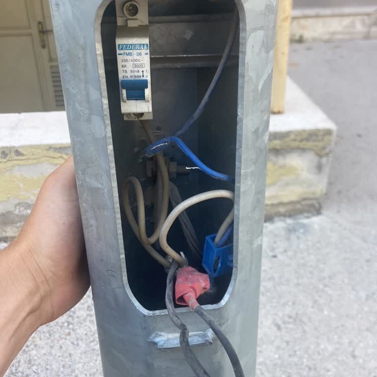 Kritik Lojmanda İki Aydır Çözülemeyen Aydınlatma Sorunu