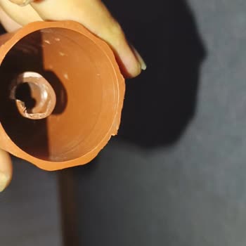 Koltukların Plastik Ayakları Sabitlenmeden Gönderildi, Kırılma Sorunu Yaşadım