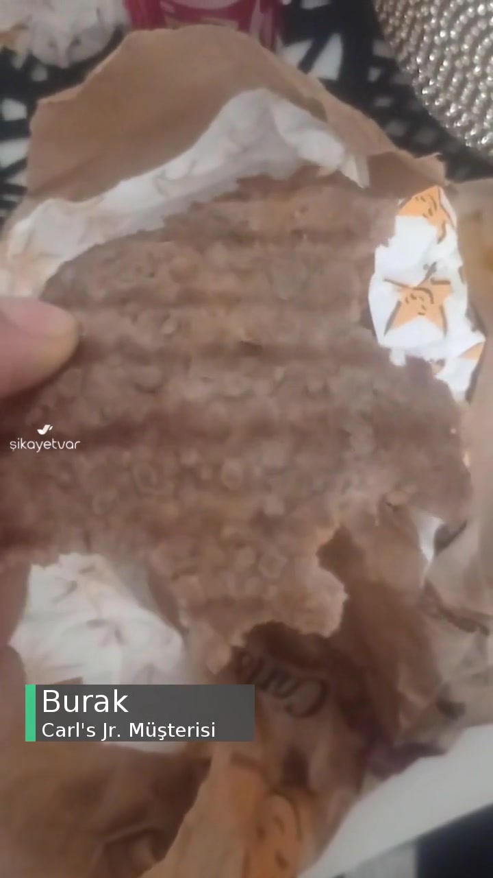 Carl's Jr. Çok Kötüydü Kokuyordu videonun kapak resmi
