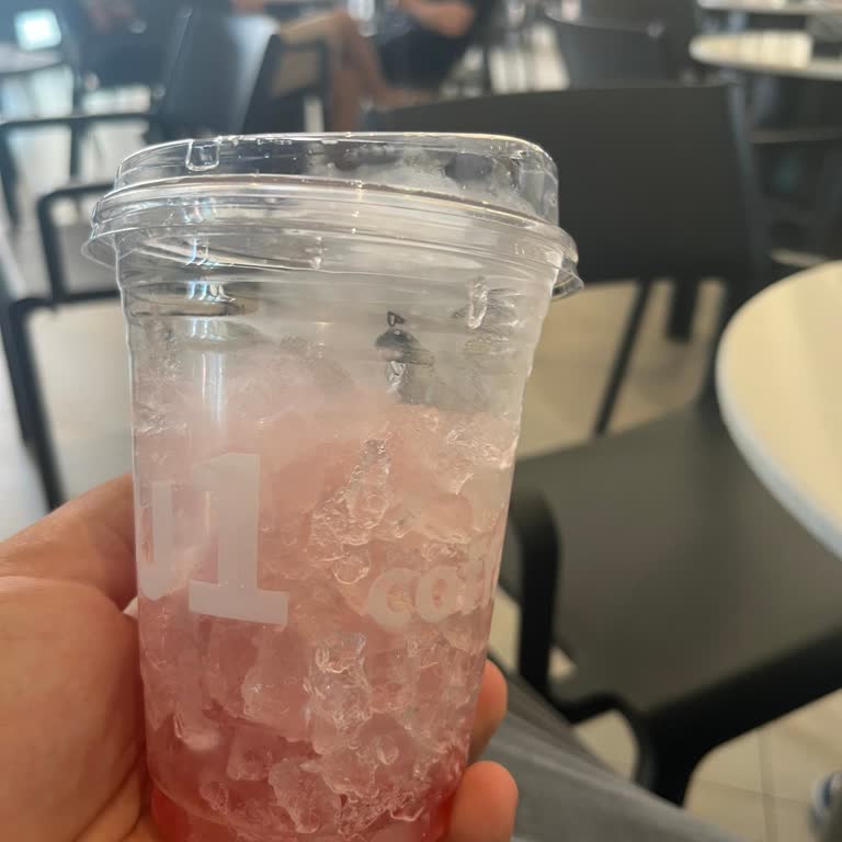 U1 Coffee Personel Hiç Güler Yüzlü Değil