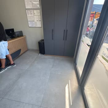 Kamil Koç Balıkesir Akçay Otogarı'nda Yolculara Bekleme Alanı Sunulmuyor