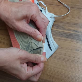 Asics Koşu Ayakkabısının Topuğu Kısa Sürede Kırıldı, Firma Dönüş Yapmıyor