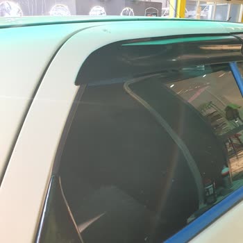 Oto Cam Kireç Sökücü Kullanımı Sonrası Camlarda Kalıcı Hasar Ve Yüksek Masraf