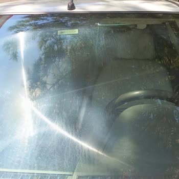 Oto Cam Kireç Sökücü Kullanımı Sonrası Camlarda Kalıcı Hasar Ve Yüksek Masraf