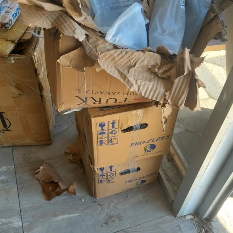 Hasarlı Kargo Ve Saygısız Şube Çalışanı Şikayeti