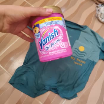 Vanish Oxi Action Renk Koruma Vaadini Yerine Getirmedi, Kıyafetimde Renk Solması Oldu