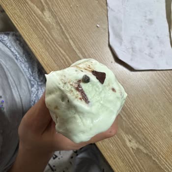 Dondurmanın İçinden Taş Çıktı, Dişim Kırılıyordu!