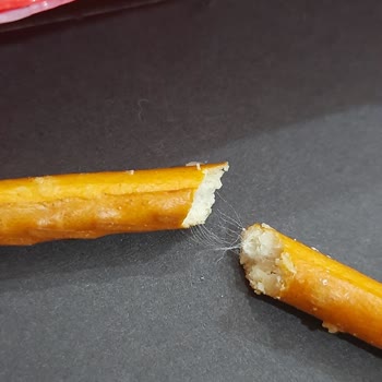 Aldığım Krakerin İçinden Yabancı Cisim Çıktı