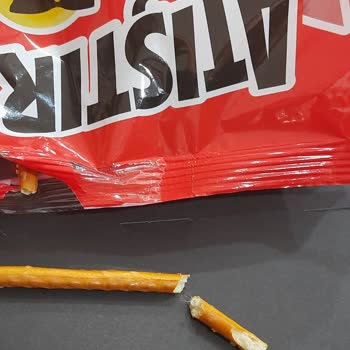 Aldığım Krakerin İçinden Yabancı Cisim Çıktı