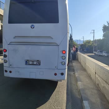 Yol Kenarında Zorla İndirilme Ve Firma İlgisizliği