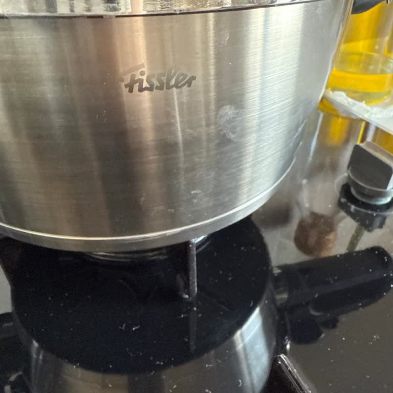 Fissler Düdüklü Tencere İkinci Kullanımda Karardı Ve Kapak Kısmında Sorun Var