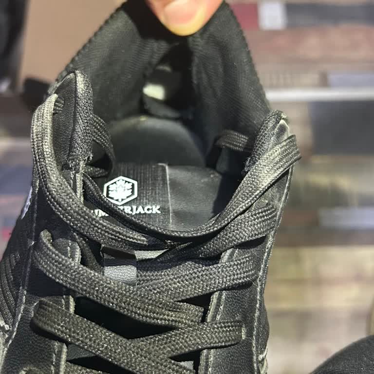 FLO'dan Alınan Ayakkabının Kısa Sürede Yırtılması Ve Keyfi İnceleme Süreci