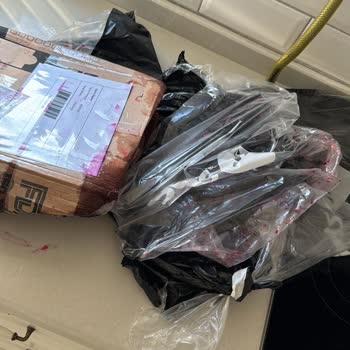 Hasarlı Kargo Kapıya Bırakıldı, Tutanak Tutulmadı Ve Mağdur Edildik