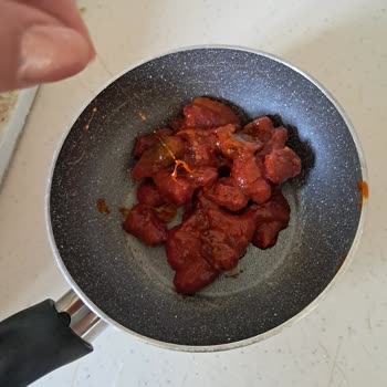 Hazır Yemekte Saç Çıkması Ve Müşteri Hizmetlerine Ulaşılamaması