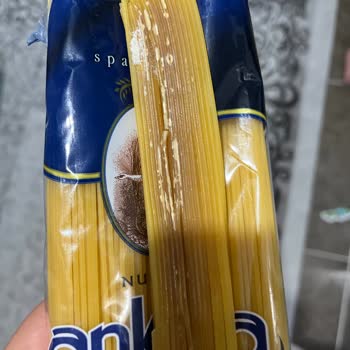 Aldığım Makarna Yapışık Ve Lekeliydi, Sağlığımız Tehlikeye Girebilirdi