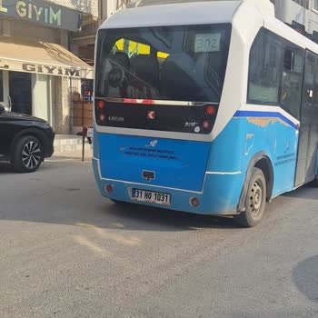 Dolmuş Şoförünün Saygısız Davranışı Ve Hizmet Eksikliği