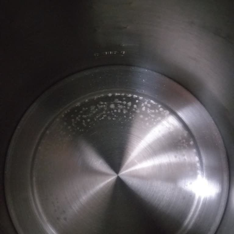 Tefal Magic Tea XL Çaycının İlk Kullanımda Tabanında Leke Oluştu