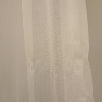 Kısa Sürede Arızalanan Salon Perdesine Mağaza Sahip Çıkmıyor