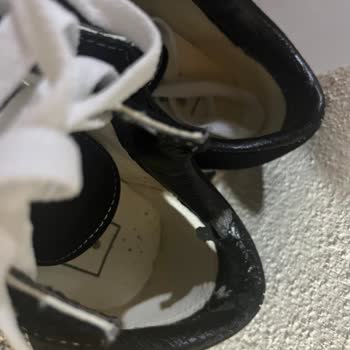 Vans Ayakkabıda Tekrarlayan Deri Soyulması Sorunu Hayal Kırıklığı Yarattı