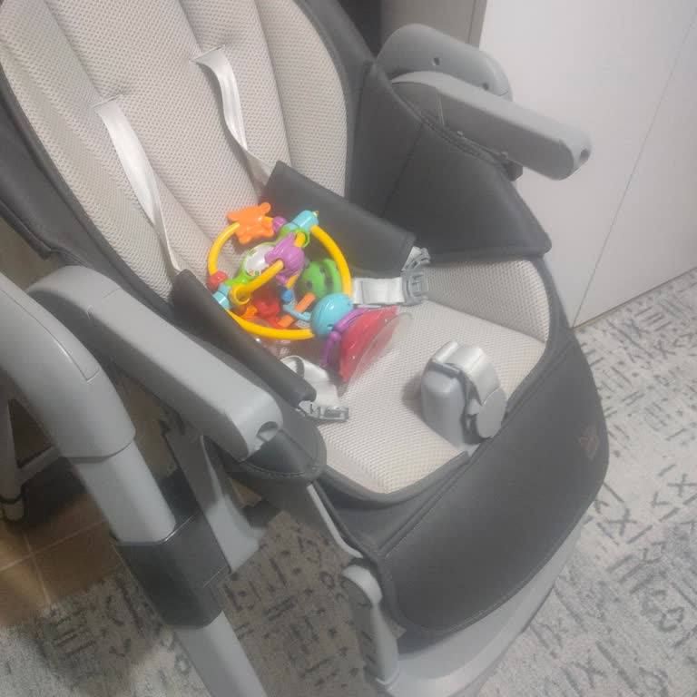 Eksik Mama Sandalyesi Parçası Ve İlgisiz Müşteri Hizmetleri