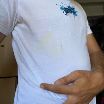 Satın Aldığım Parfüm Kıyafetlerimde Leke Bıraktı, Mağaza İnceleme Süreci Mağduriyet Yarattı