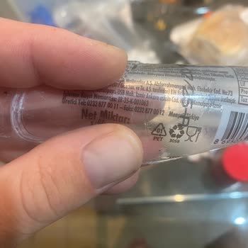 BİM Osmanoğlu Kazandibi Tatlısında Kağıt Benzeri Parçalar Çıktı