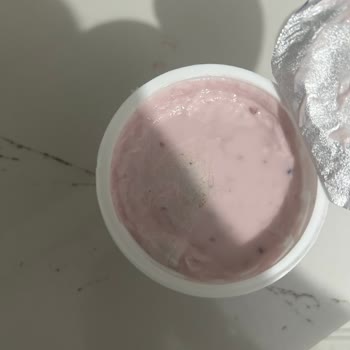 Taze Alınan Yoğurttan Küf Çıktı, Mağdur Oldum