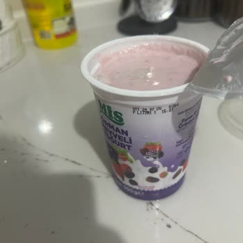 Taze Alınan Yoğurttan Küf Çıktı, Mağdur Oldum