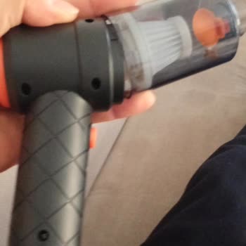 Jetpazar.store Alakasız Şarjlı Oto Süpürge Gönderdi