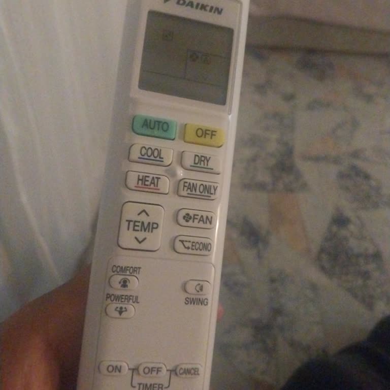 Daikin Sensira Klima Kumandasında Işık Eksikliği Hayal Kırıklığı Yarattı