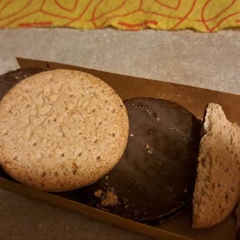 Son Kullanma Tarihi Geçmemiş Bisküvide Tuhaf Görünüm Ve Kalite Sorunu