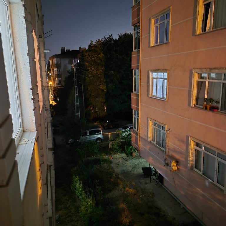 İstanbulun Ortasında İki Haftadır Sokak Lambaları Yanmıyor Kimse İlgilenmiyor