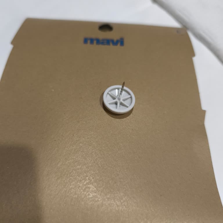 Dikkatsizlik Sonucu Unutulan Alarm Parçası Elime Battı Ve Tetanos Aşısı Oldum