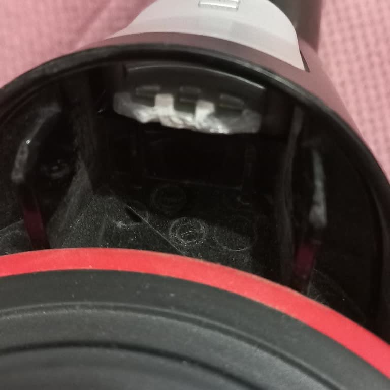 Bosch Şarjlı Süpürgenin Hazne Klipsi Aniden Kırıldı Kullanamıyoruz