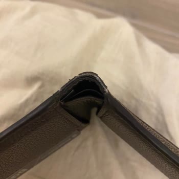 Vakko Mağazasından Alınan Cüzdanın Kısa Sürede Deforme Olması Ve Çözüm Sunulmaması