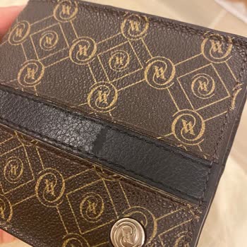 Vakko Mağazasından Alınan Cüzdanın Kısa Sürede Deforme Olması Ve Çözüm Sunulmaması