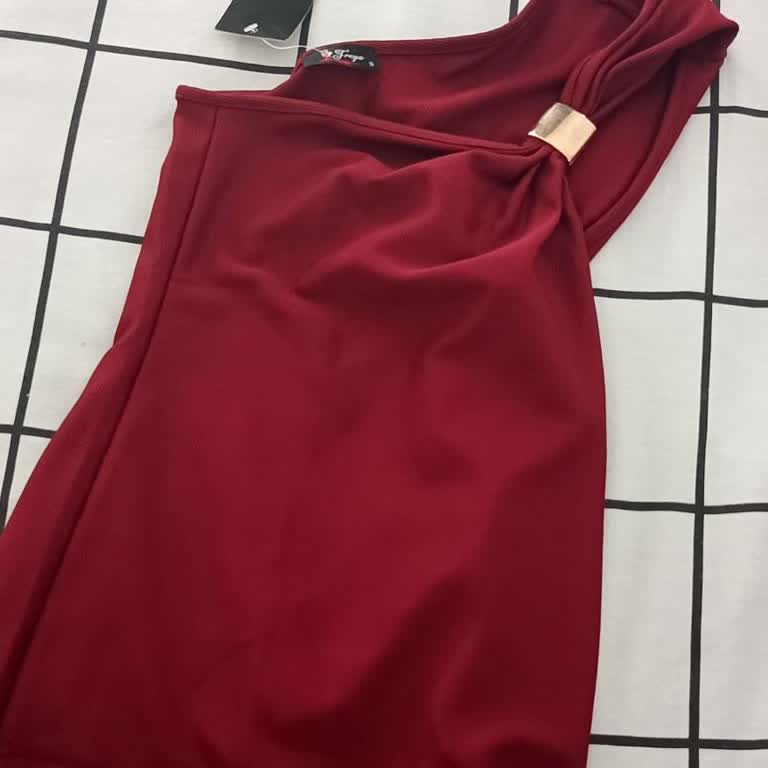 Sipariş Edilen Elbise Yerine Farklı Ve Pahalı Ürün Gönderildi, Mağdur Edildim