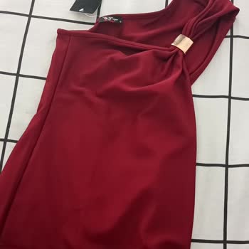 Sipariş Edilen Elbise Yerine Farklı Ve Pahalı Ürün Gönderildi, Mağdur Edildim