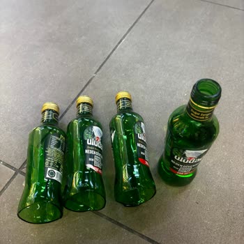 Aldığım Soda Paketinde Boş Ve Hasarlı Şişelerle Karşılaştım