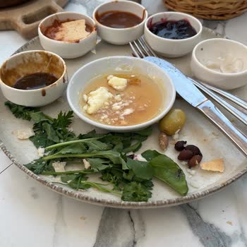 Kahvaltıda Ekmek Krizi Ve İlgisiz Hizmet: Mado Burhaniye Şubesinde Hayal Kırıklığı