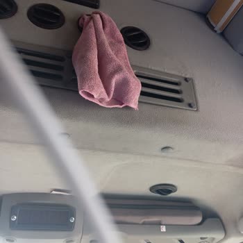 Transit Minibüste Konforsuz Ve Sorumsuz Yolculuk Deneyimi