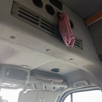 Transit Minibüste Konforsuz Ve Sorumsuz Yolculuk Deneyimi