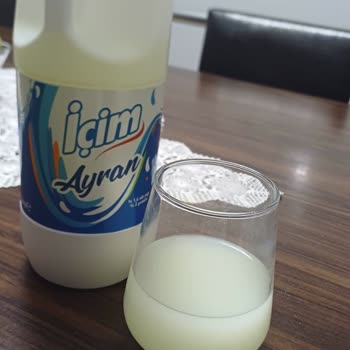 Ayran Şişesinden Farklı Bir Sıvı Çıktı, Sağlığımdan Endişeliyim