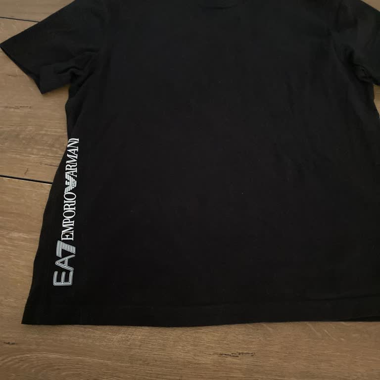 Armani T-shirt İlk Yıkamada Küçüldü, Mağaza Sorumluluk Almadı