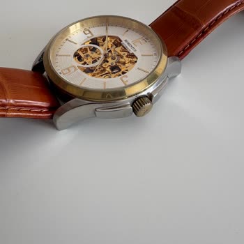 Momentus Saatte Renk Solması Ve Hayal Kırıklığı