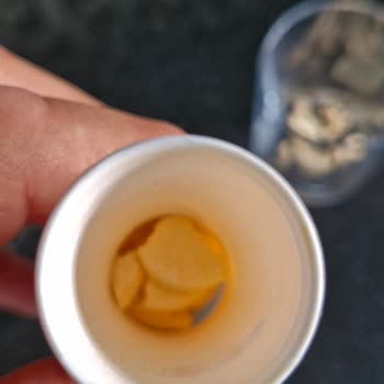 Aldığım Vitaminlerin Tamamı Kırık Ve Toz Halinde Çıktı