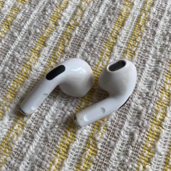 Kulaklıkta Kendi Kendine Oluşan Lekeler Ve Kullanım Korkusu