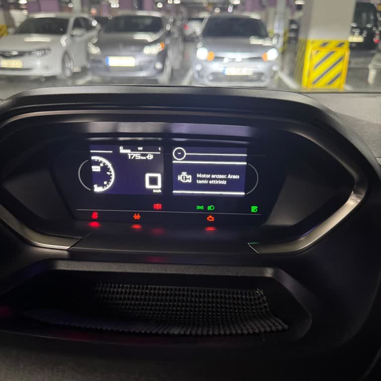 Sıfır Araçta Motor Arızası Ve Servis Randevusu Sorunu